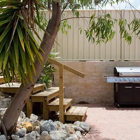Quokka At White Gum Lodge Fremantle Exterior photo